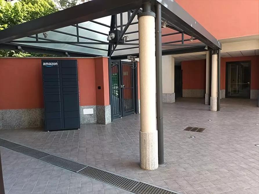Immagine 21 di Appartamento in affitto  in via Senigallia 9 a Milano