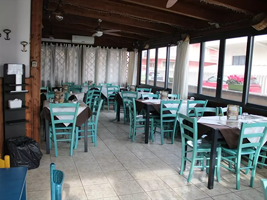 Immagine 4 di Attività commerciale in vendita  in Via Rubicone 1 a Spoltore