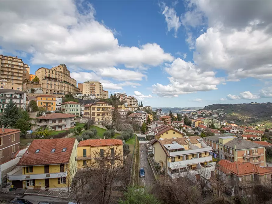 Immagine 2 di Appartamento in vendita  a Chieti