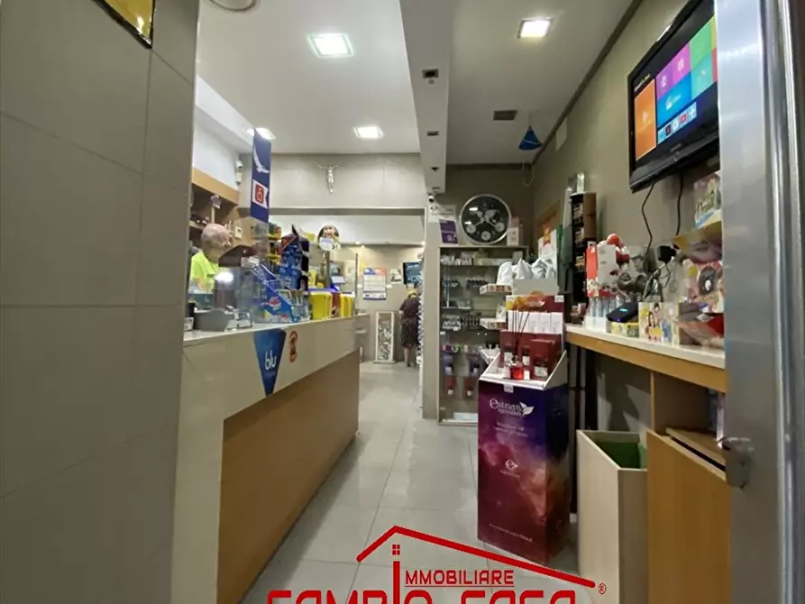 Immagine 3 di Tabaccheria in vendita  a Taranto