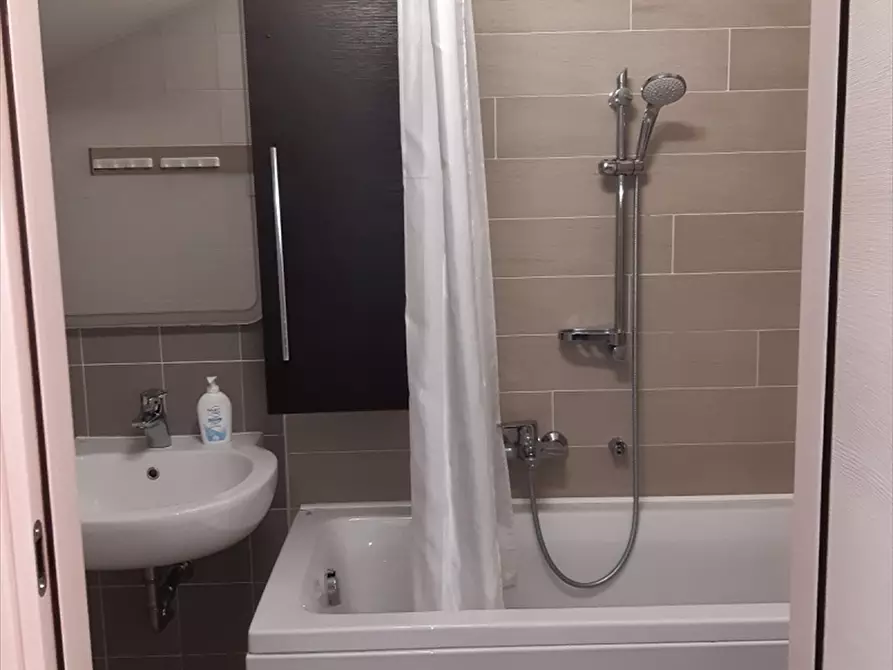 Immagine 23 di Appartamento in affitto  in via Castellammare 16, 20157 Milano a Milano