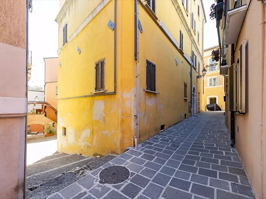 Immagine 15 di Magazzino in vendita  in Piazzetta Santa Lucia a Chieti