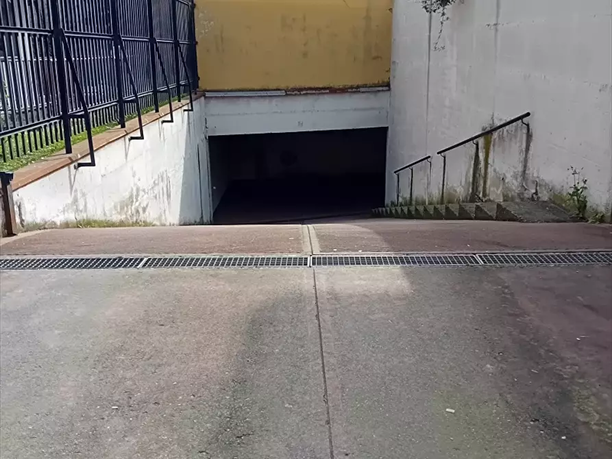 Immagine 6 di Box auto in affitto  a Milano