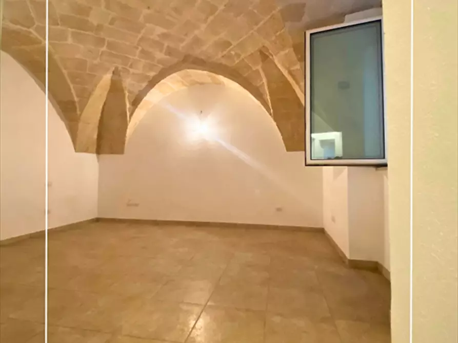 Immagine 10 di Box auto in vendita  in via anfiteatro 17 a Taranto