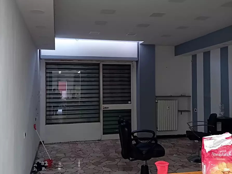 Immagine 7 di Negozio in vendita  in Via Gian Rinaldo Carli 39 a Milano