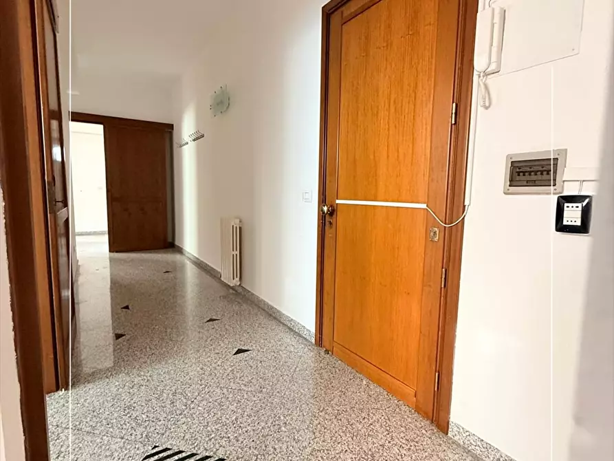 Immagine 8 di Ufficio in affitto  in viale virgilio 138 a Taranto