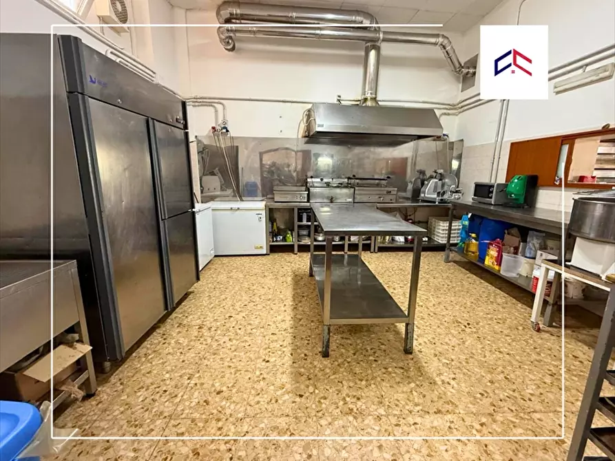 Immagine 9 di Attività artigianale in vendita  in corso annibale 32 a Taranto