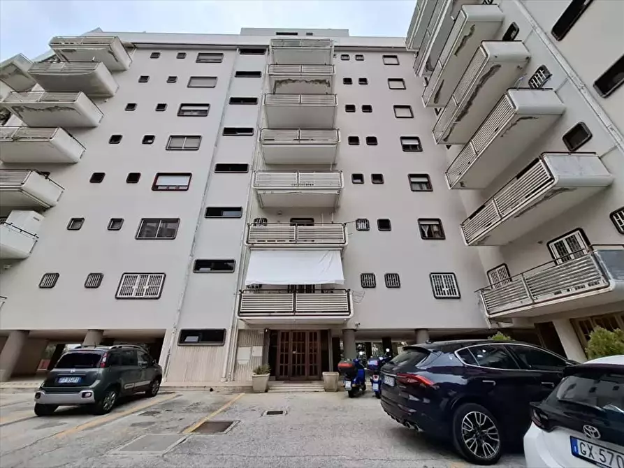 Immagine 3 di Appartamento in vendita  in Via Robert Schuman, 15 a Bari