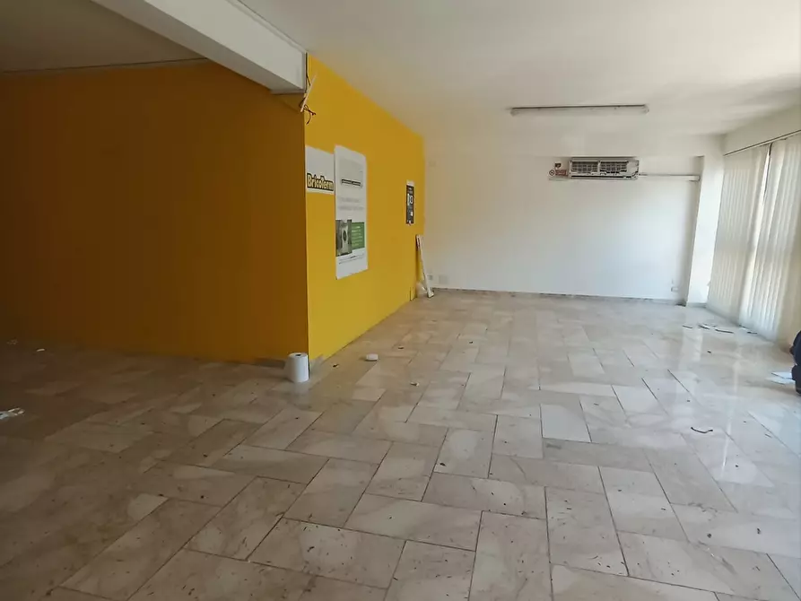 Immagine 3 di Locale commerciale in vendita  a Trapani