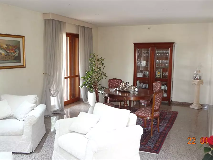 Immagine 6 di Villa in vendita  in Via Vittorio Veneto a Chieti