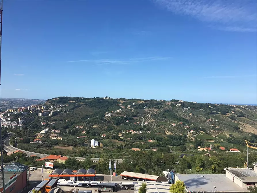 Immagine 2 di Appartamento in vendita  a Chieti