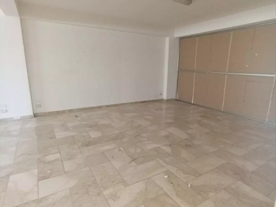 Immagine 5 di Locale commerciale in vendita  a Trapani