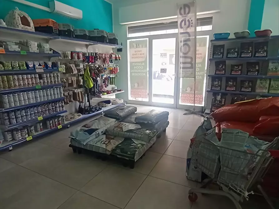 Immagine 2 di Attività commerciale in vendita  in via marconi a Erice