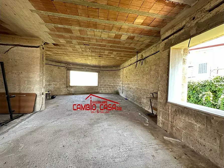 Immagine 23 di Villa in vendita  in VIA CICAS a Taranto