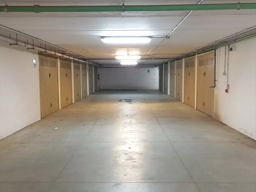 Immagine 13 di Garage in vendita  in Via Gennargentu n. SNC a Sassari