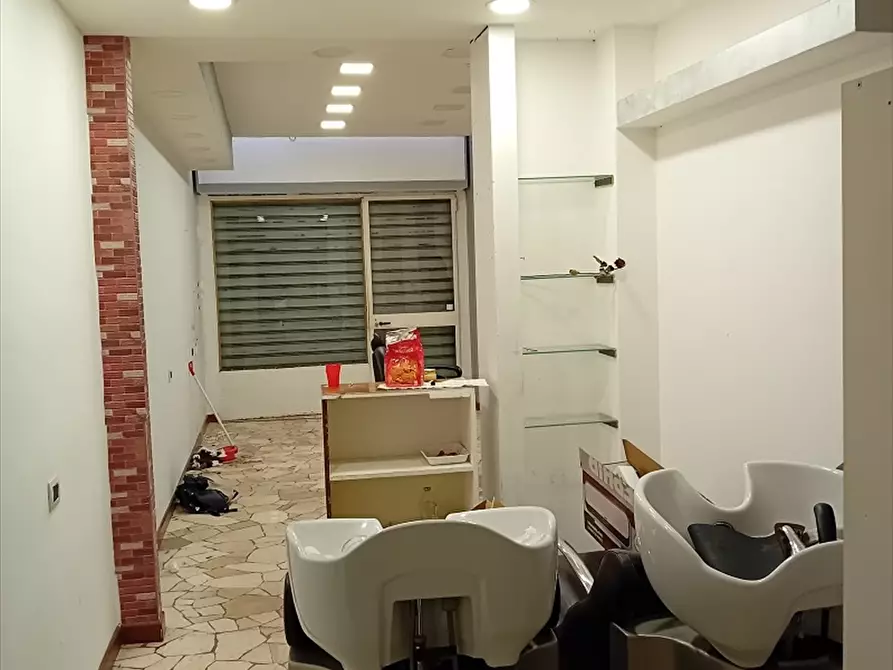 Immagine 4 di Negozio in vendita  in Via Gian Rinaldo Carli 39 a Milano