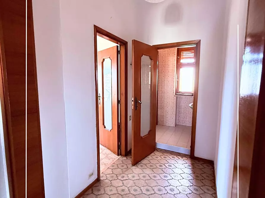 Immagine 17 di Appartamento in vendita  in via sabato 30 a Taranto