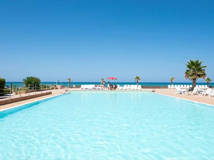 Immagine 2 di Multiproprietà in vendita  in https://www.google.com/maps/place//data=!4m2!3m1!1 a Rodi Garganico