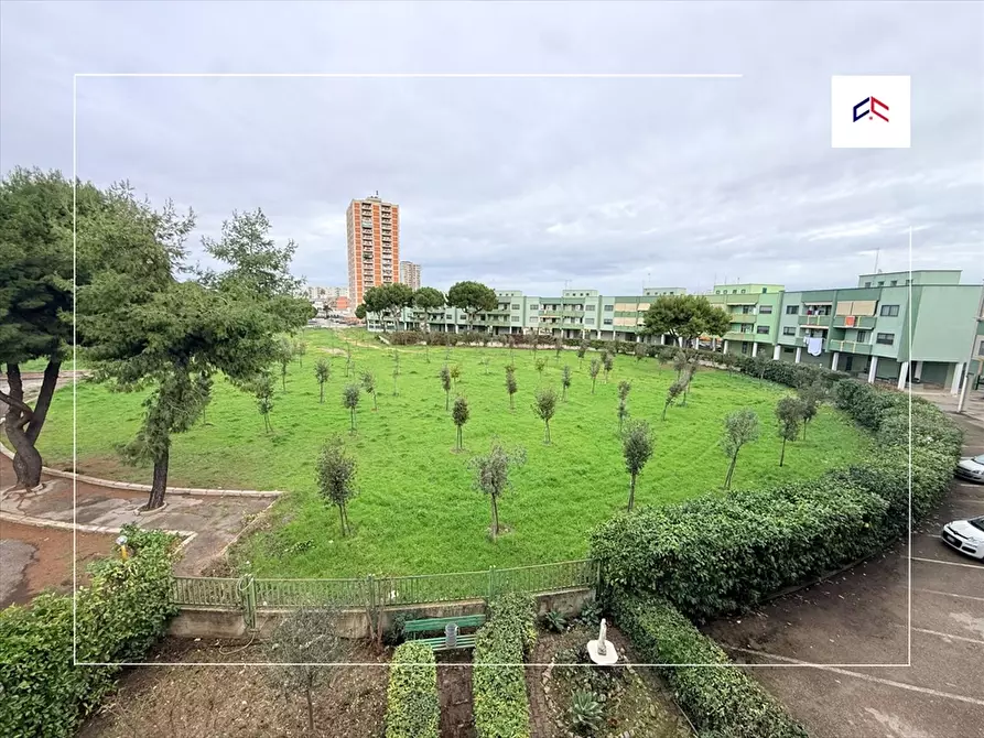 Immagine 11 di Appartamento in vendita  in via scoglio del tonno 40  a Taranto