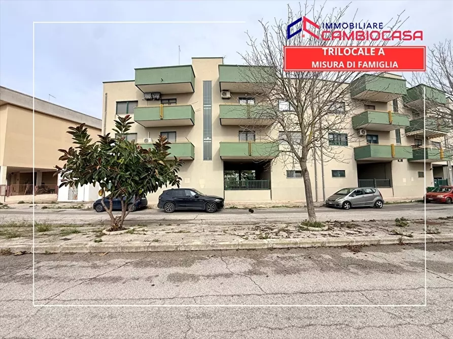 Immagine 1 di Appartamento in vendita  in via scoglio del tonno 40  a Taranto