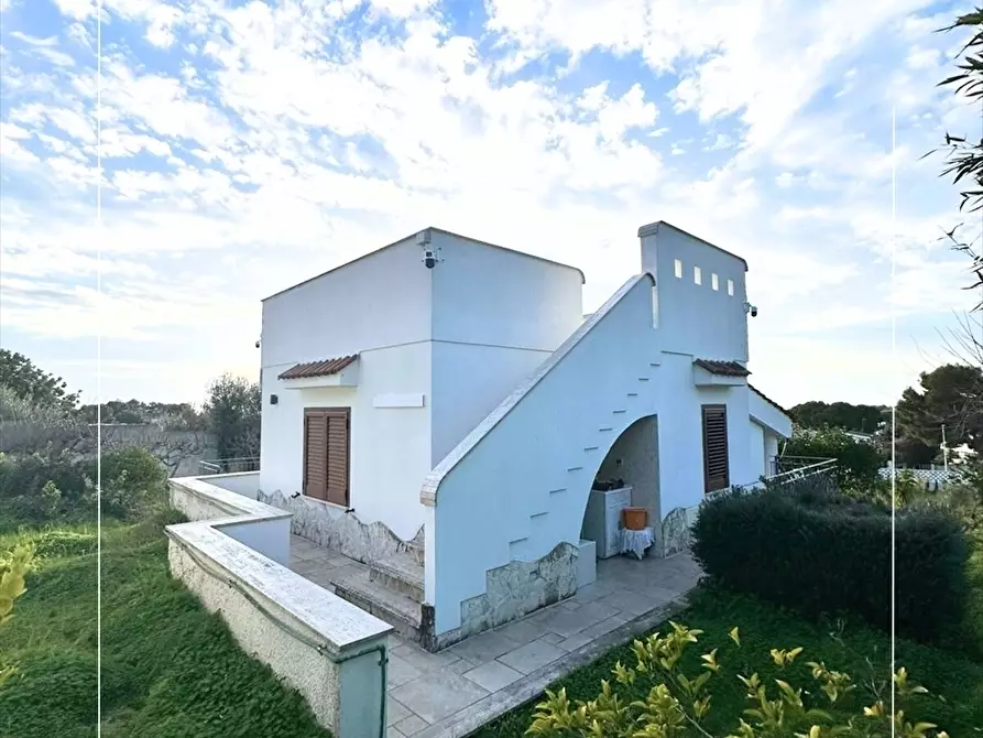 Immagine 3 di Villa in vendita  in VIA SATURO 407 a Leporano