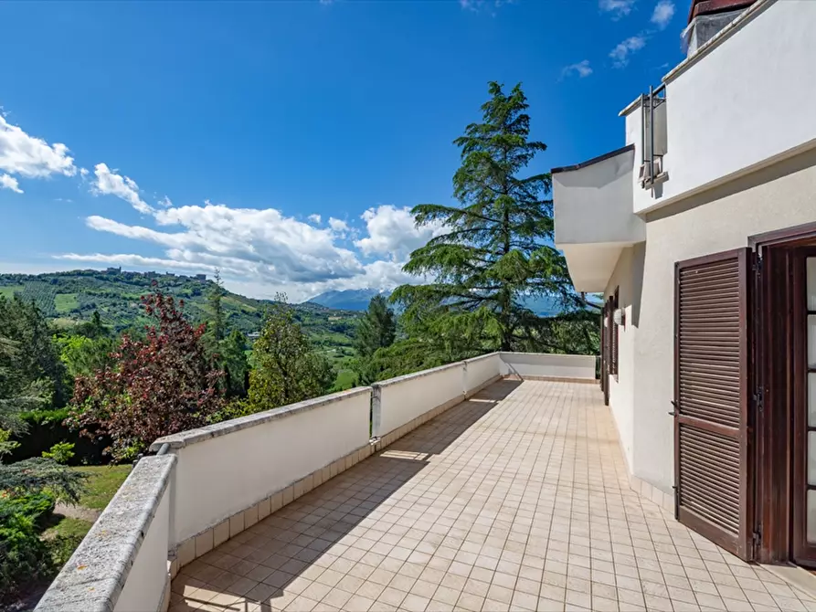 Immagine 24 di Villa in vendita  a Bucchianico