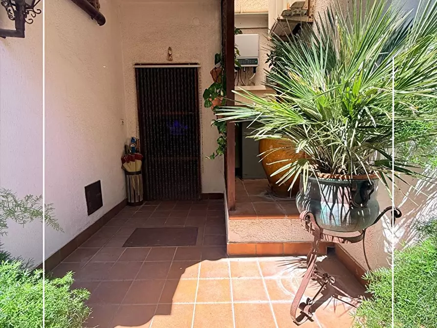 Immagine 5 di Villa in vendita  in via delfini 13 a Taranto
