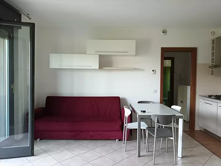 Immagine 17 di Appartamento in affitto  in via Senigallia 9 a Milano