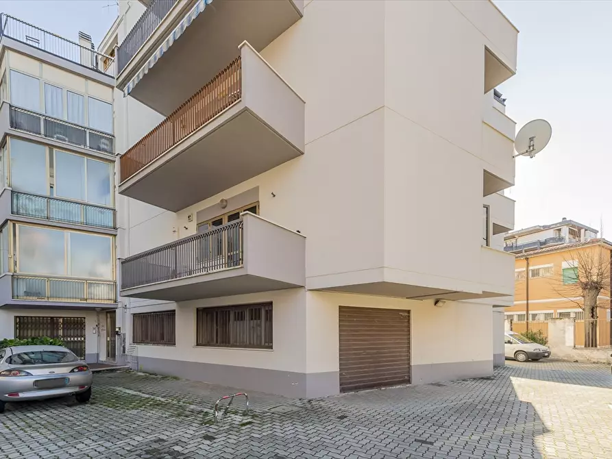 Immagine 11 di Garage in vendita  in Via Scanno a Chieti