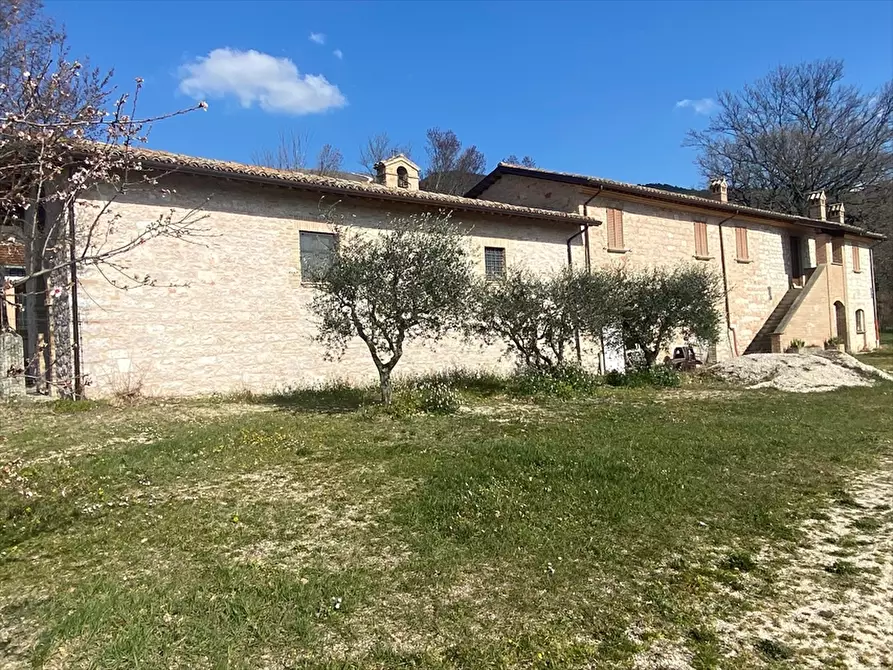 Immagine 10 di Rustico / casale in vendita  in Strada di San Leonardo a Gualdo Tadino