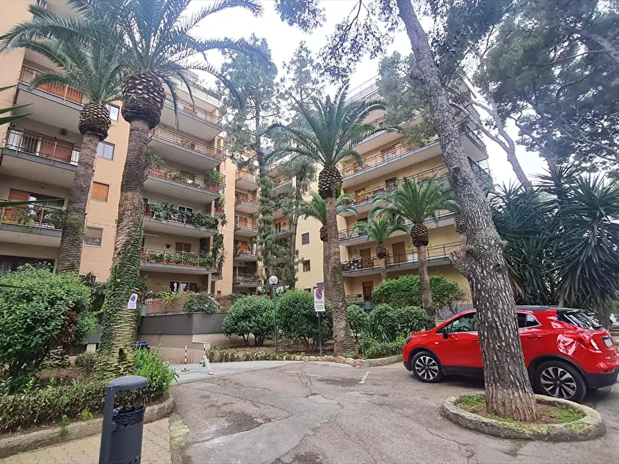 Immagine 1 di Appartamento in vendita  in Via delle Murge, 2 a Bari