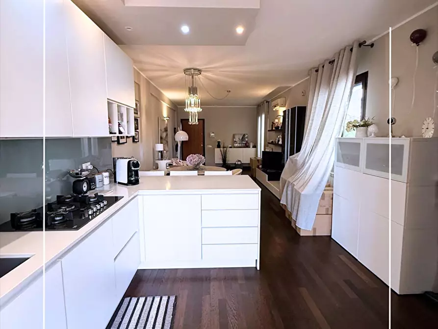 Immagine 16 di Appartamento in vendita  in via toscana47  a Taranto