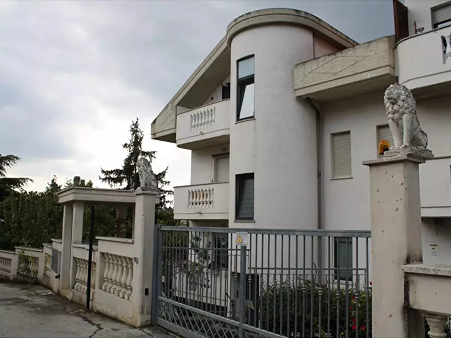 Immagine 1 di Mansarda in vendita  in Via Colle Scorrano n. 62 a Pescara