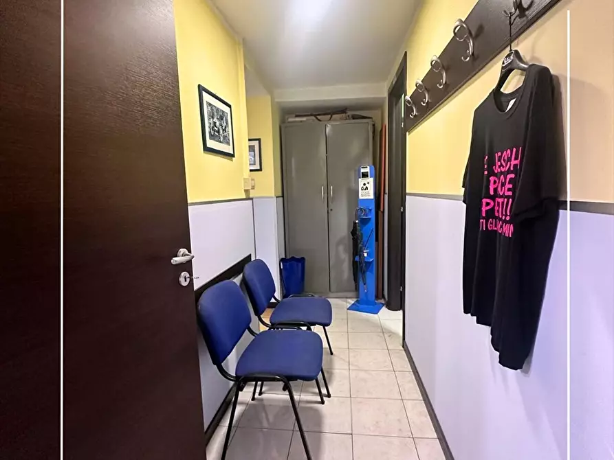 Immagine 6 di Locale commerciale in affitto  in via diego peluso 24 a Taranto