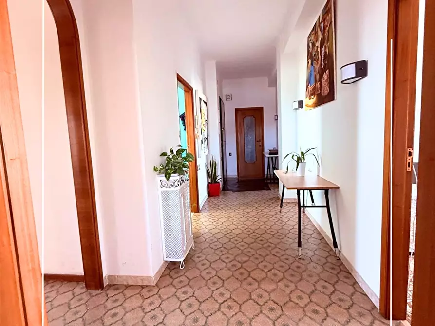 Immagine 10 di Appartamento in vendita  in via sabato 30 a Taranto