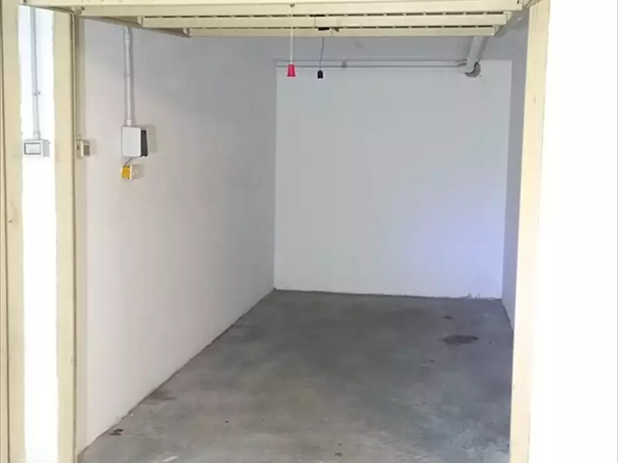 Immagine 19 di Garage in vendita  in Via Gennargentu n. SNC a Sassari