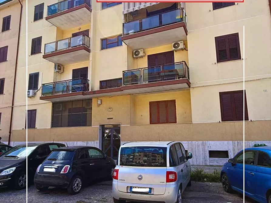Immagine 1 di Appartamento in vendita  in via lago di garda 5 a Taranto