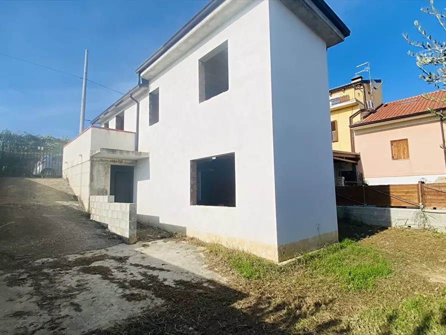 Immagine 2 di Casa indipendente in vendita  in Contrada Cerreto 200 a Miglianico
