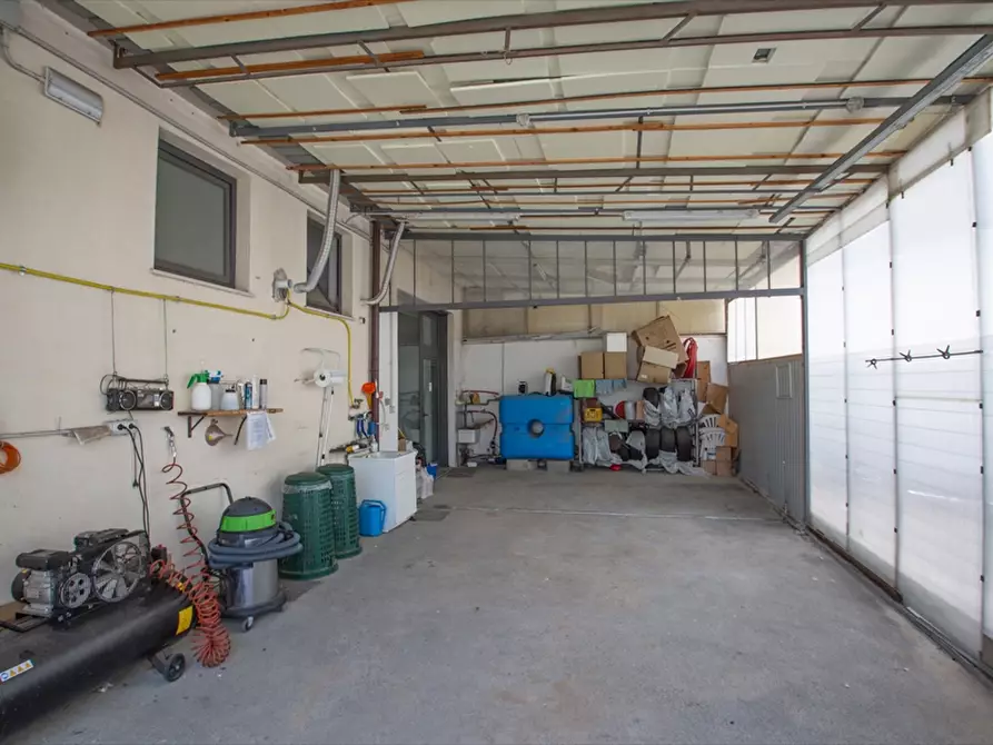 Immagine 4 di Capannone industriale in vendita  a Chieti