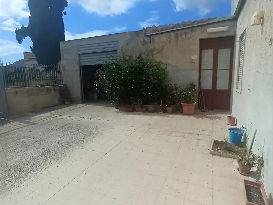 Immagine 1 di Casa indipendente in vendita  a Valderice