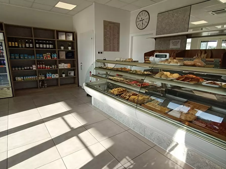 Immagine 5 di Attività commerciale in vendita  in Via Tirino a Pescara