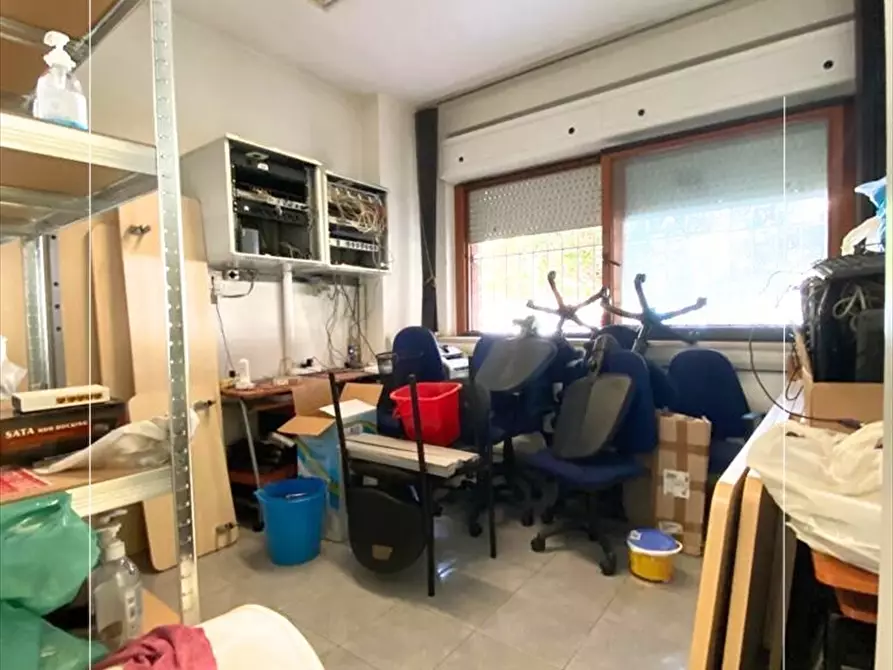 Immagine 9 di Ufficio in affitto  in via umbria 165 a Taranto