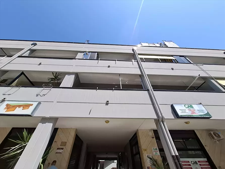 Immagine 1 di Ufficio in vendita  in Viale della Repubblica, 24/H a Modugno