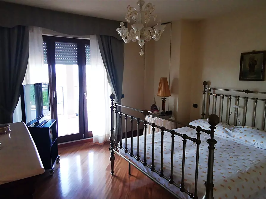 Immagine 11 di Appartamento in vendita  in Via Silvino Olivieri a Chieti