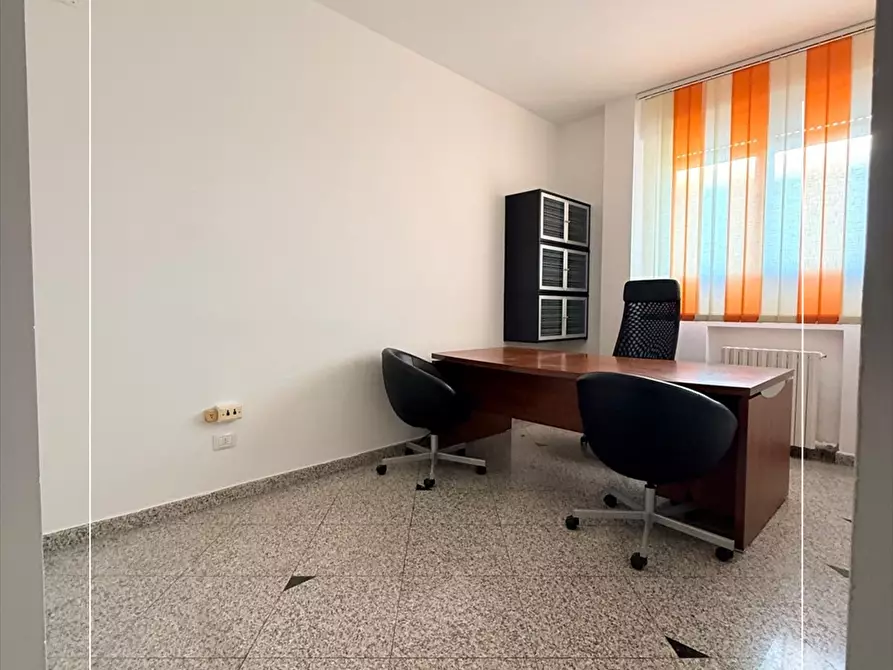 Immagine 9 di Ufficio in affitto  in viale virgilio 138 a Taranto