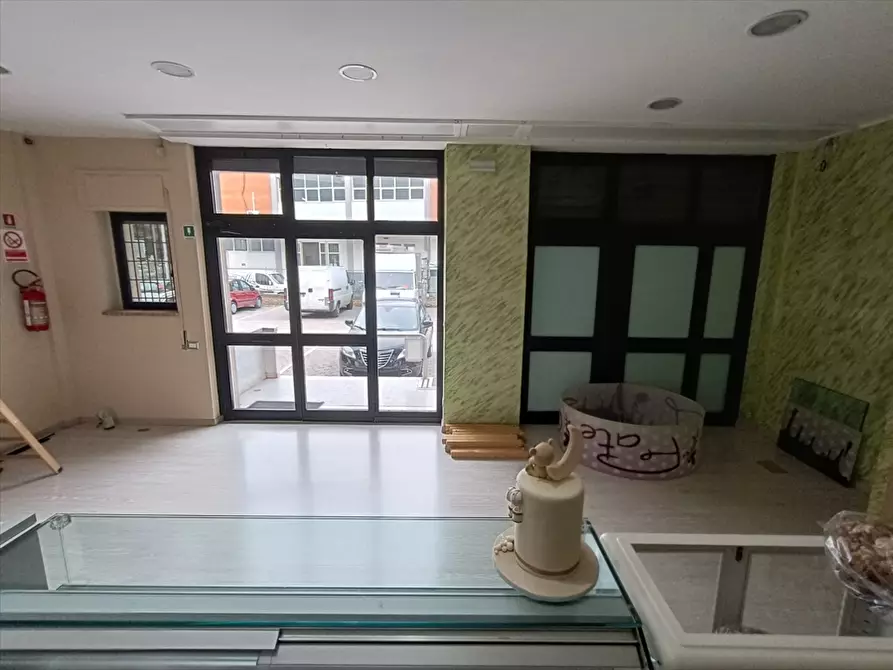Immagine 11 di Locale commerciale in affitto  in Via Ortona a Chieti