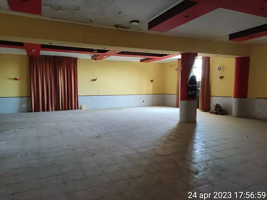 Immagine 3 di Locale commerciale in vendita  in Strada Provinciale  231 a Cerignola