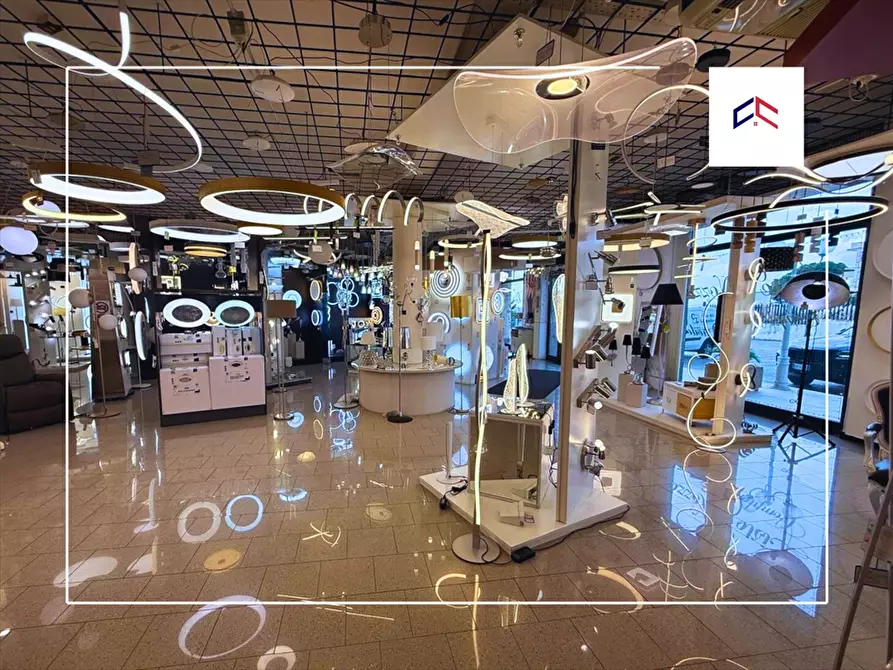 Immagine 7 di Locale commerciale in vendita  in contrada baronia a San Giorgio Ionico