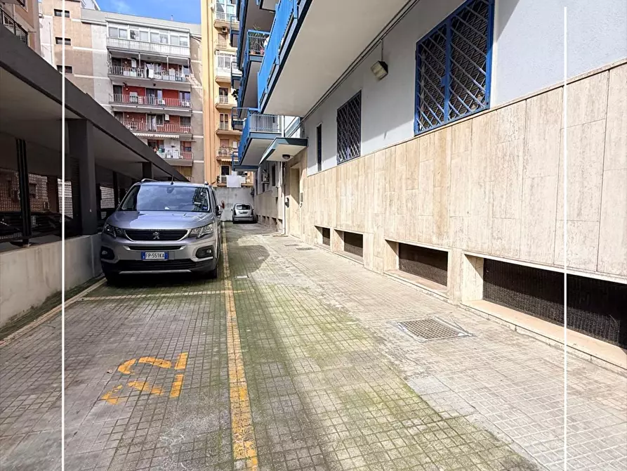 Immagine 2 di Appartamento in vendita  in via san roberto bellarmino 18 a Taranto