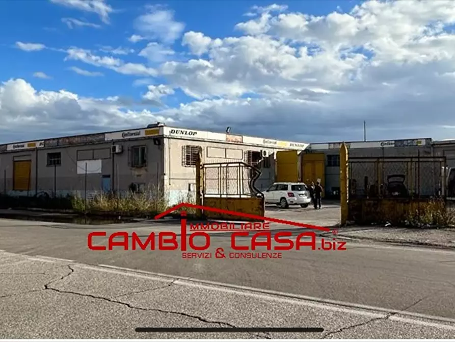 Immagine 1 di Capannone industriale in vendita  in VIA METAPONTO, 41 a Taranto